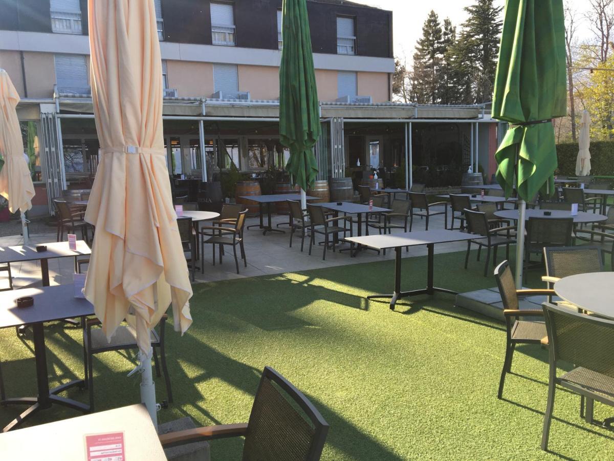 Hotel Restaurant De La Plage Gland Exterior photo